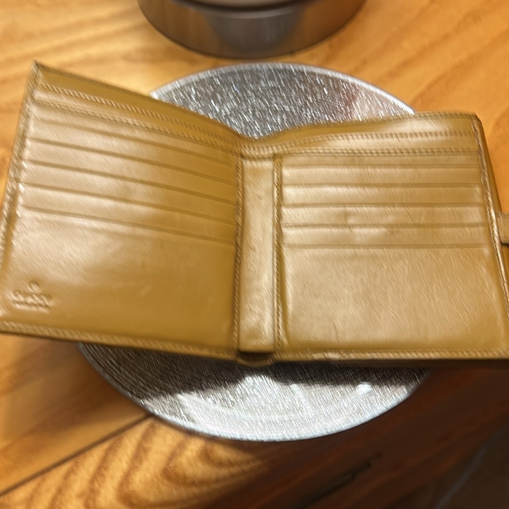 Gucci Brown Patterned Wallet with Gold Hardware - Picture 4 of 13